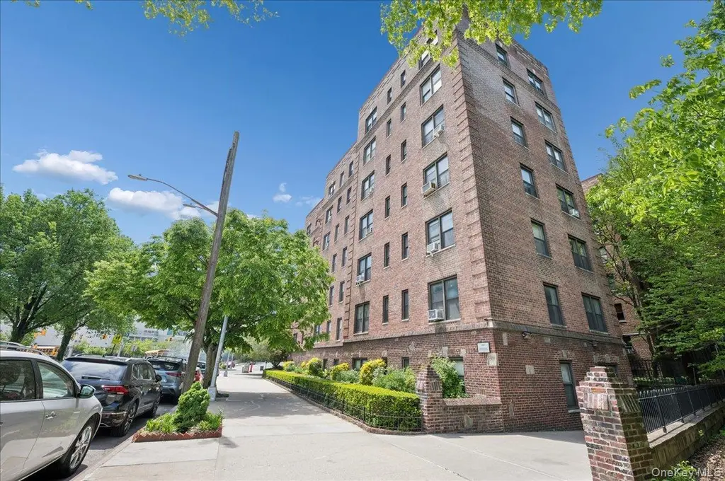 3015 Riverdale Ave Unit 5B