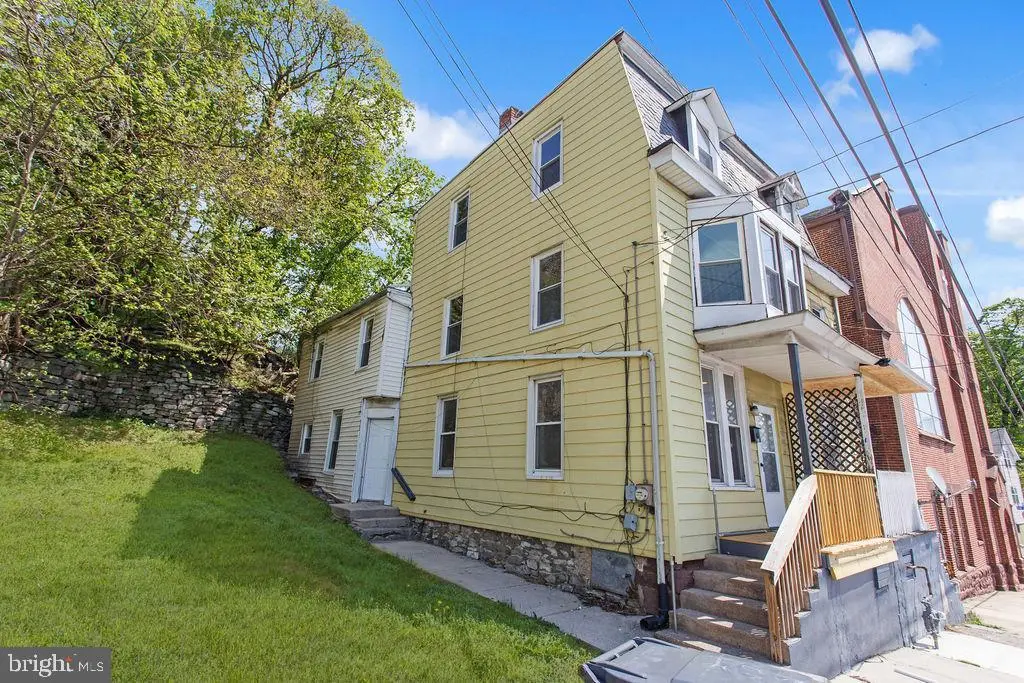 211 N 2nd St