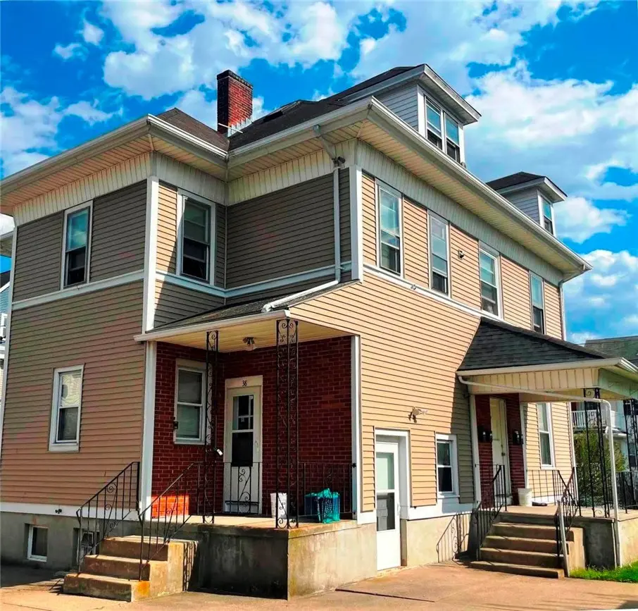 38 Lawrence St