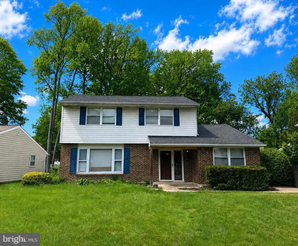 93 S Skyward Dr