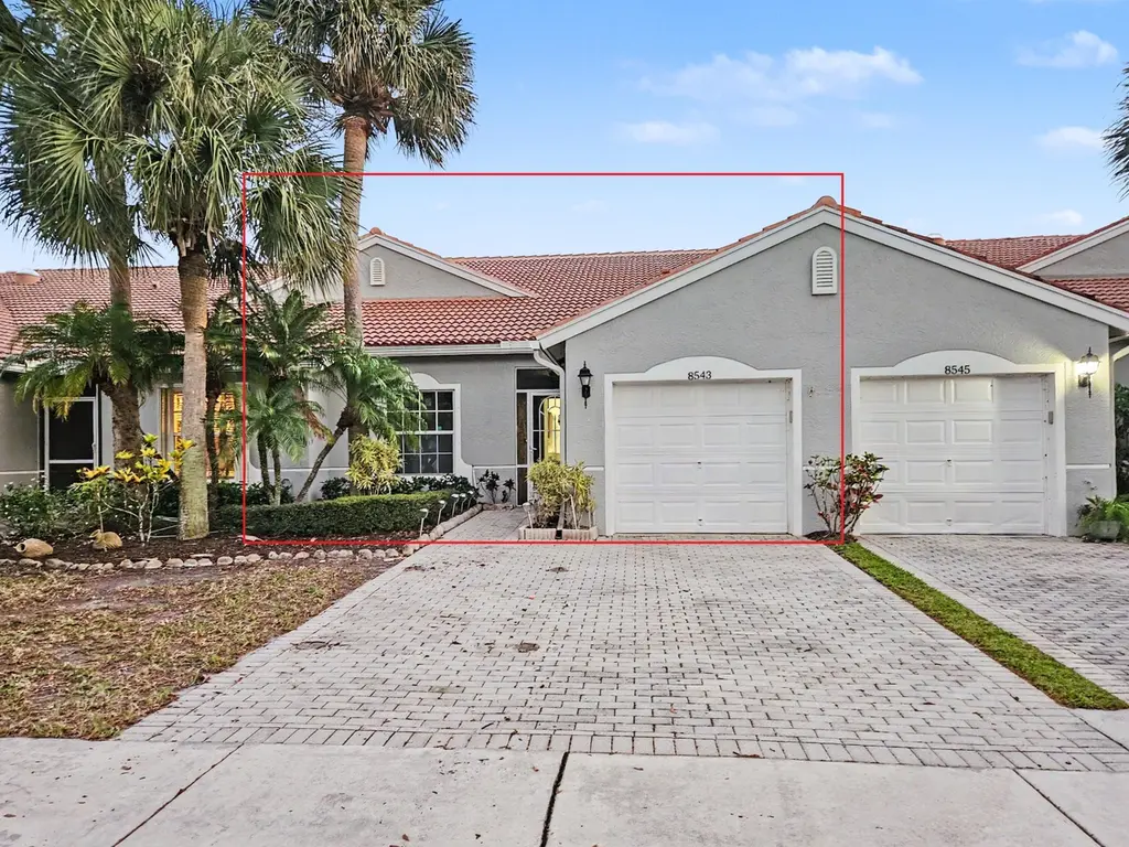 8543 Logia Cir