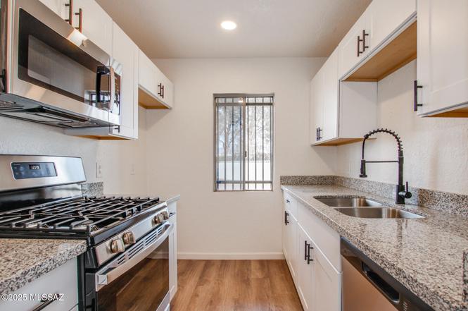 828 S Langley Ave #101