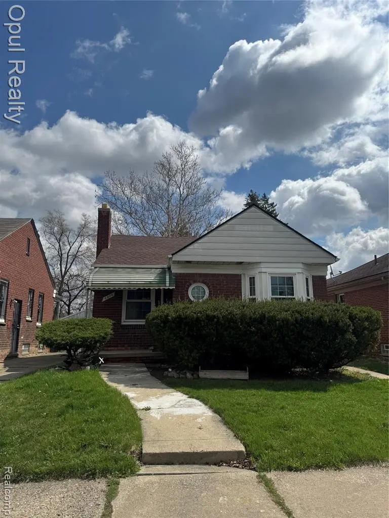 6884 Memorial Ave