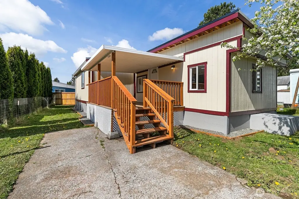 2392 Douglas Rd #19