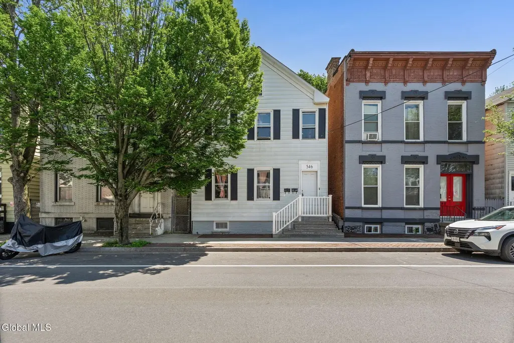 546 2nd St