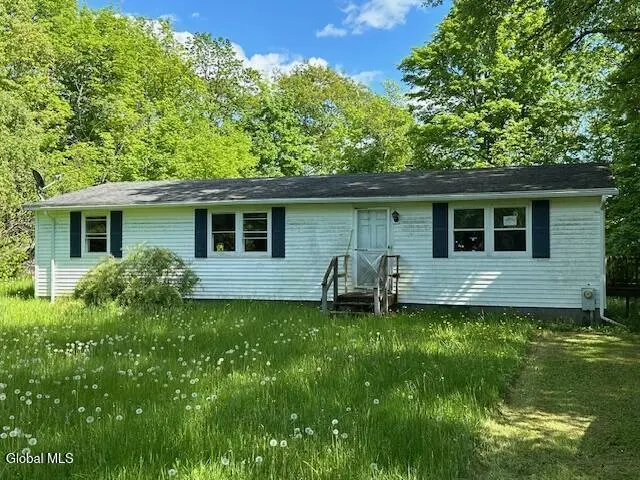 34 N Village Ln