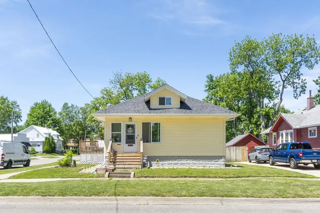 1324 W 6th St