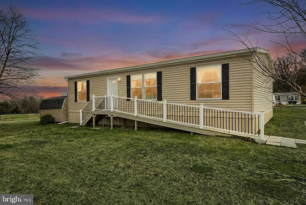 233 Eagle Dr