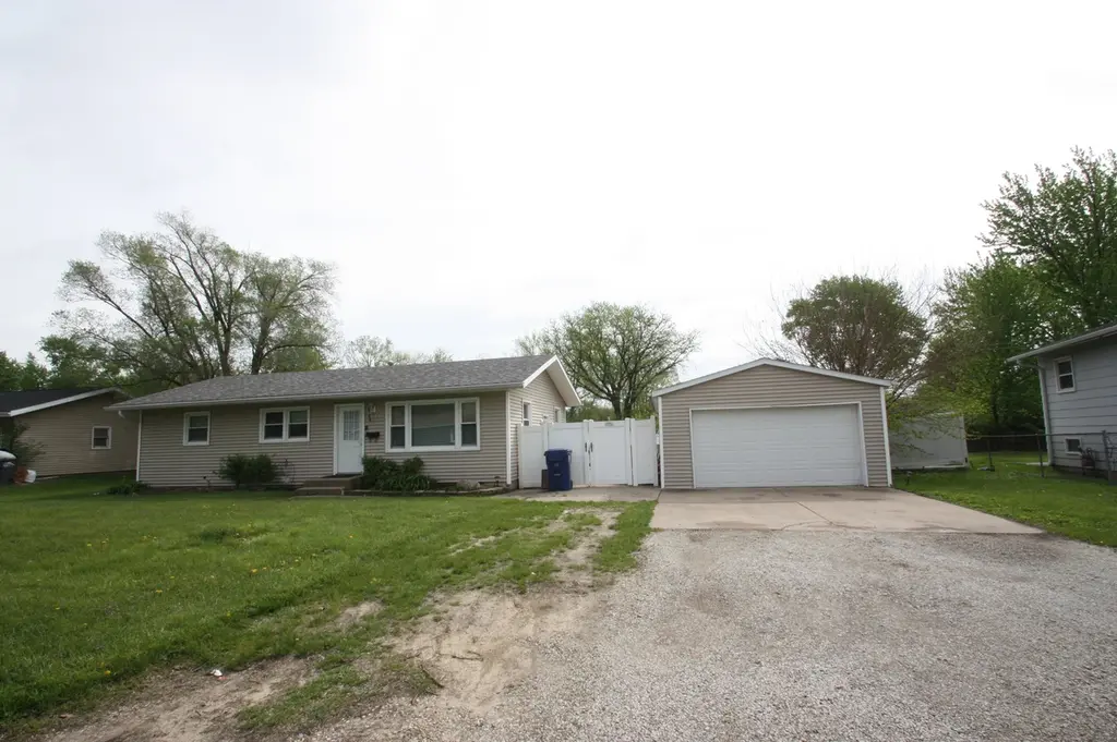 2607 Crestview Dr