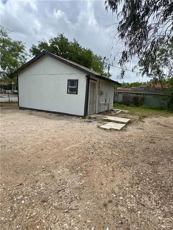 356 E West Dr