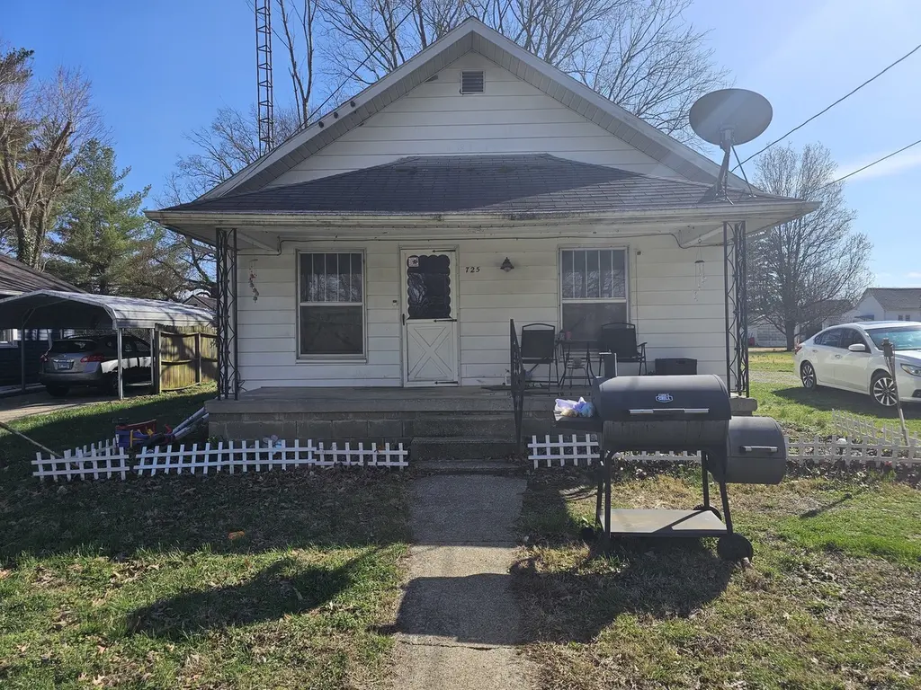 725 Dewey Ave