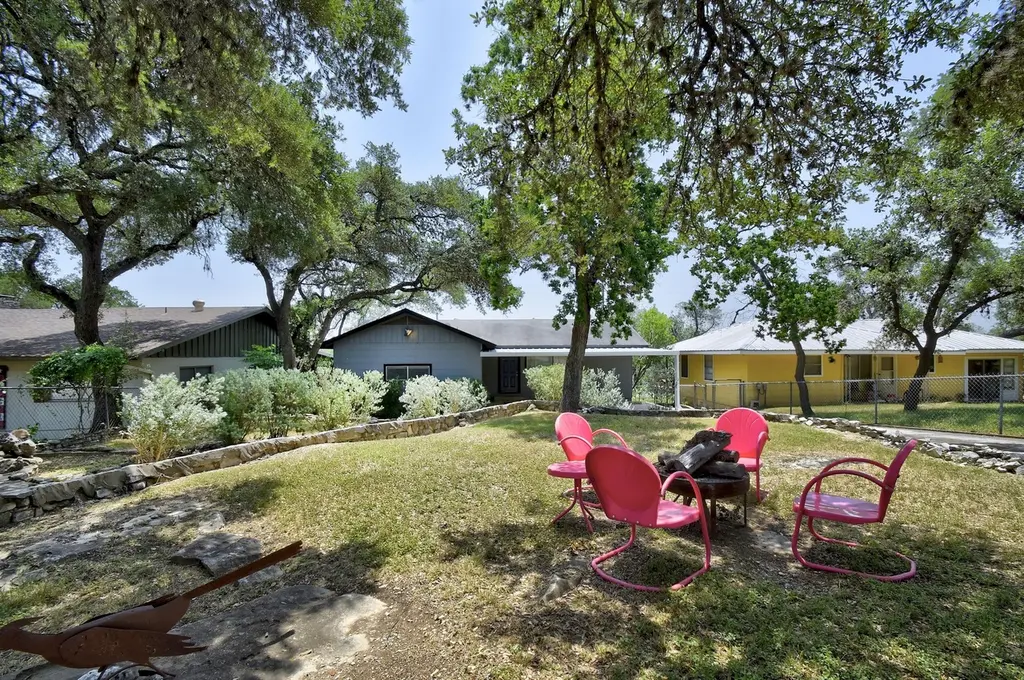 284 Lake Frst