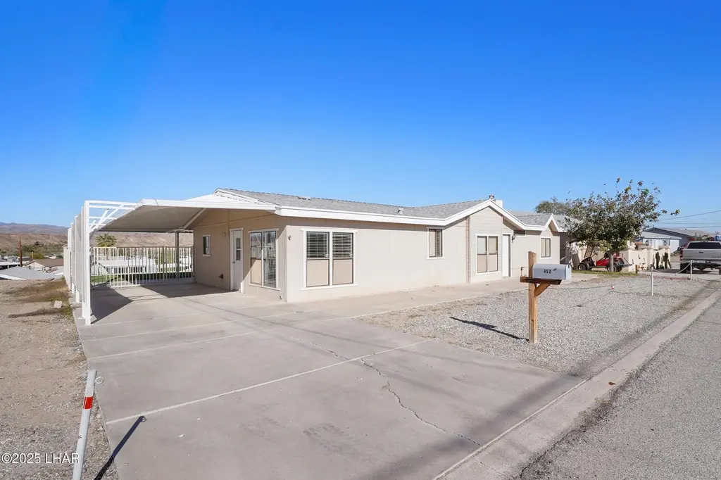 452 Bluewater Dr