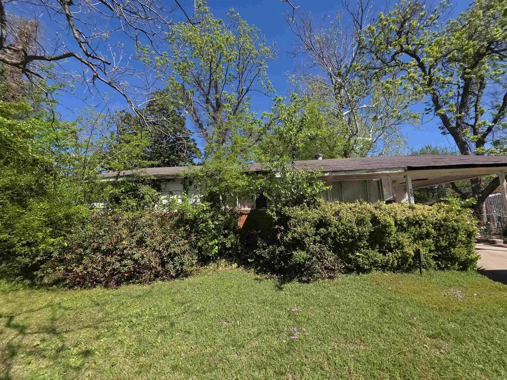 2301 Belmoor