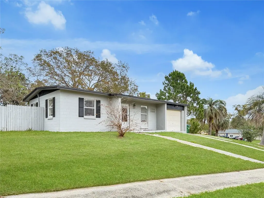 889 W Village Dr