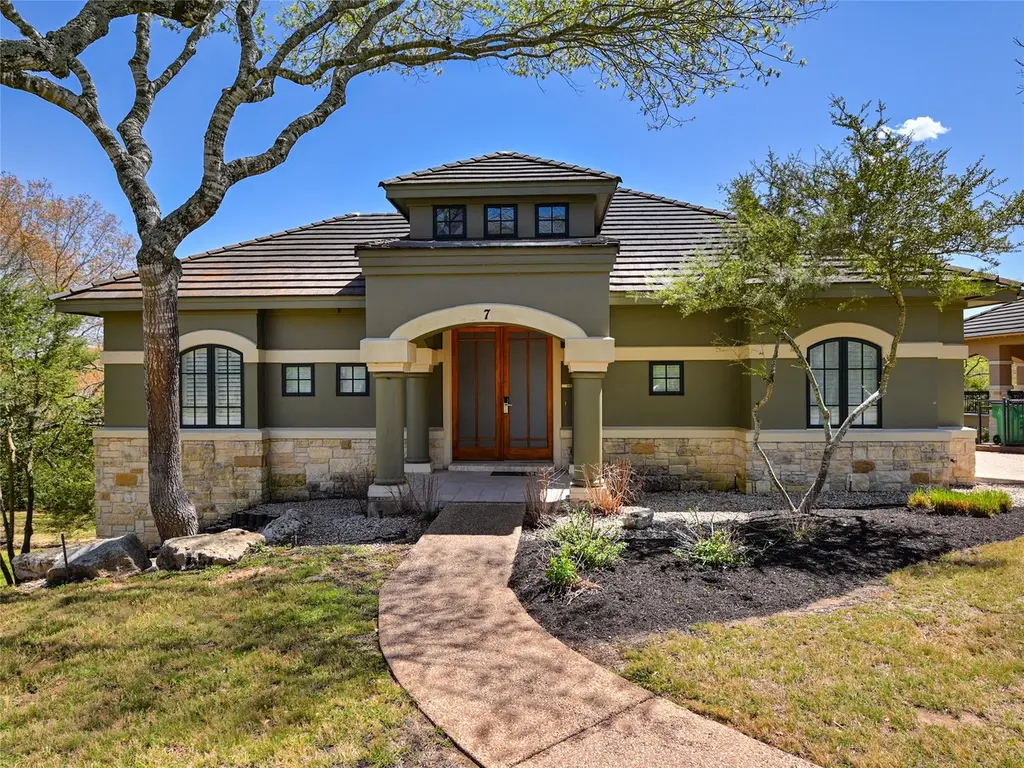 8212 Barton Club Dr Unit 9-10