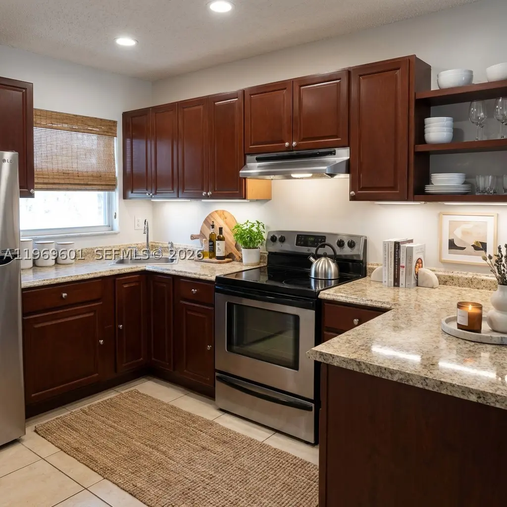 3071 E Sunrise Lakes Dr #306