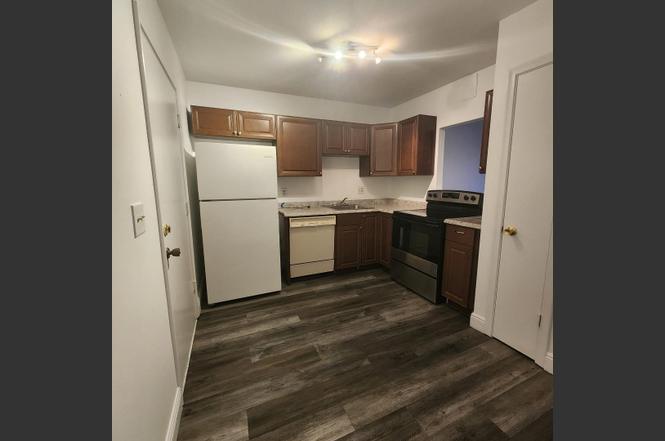 4751 NW 21 St #607