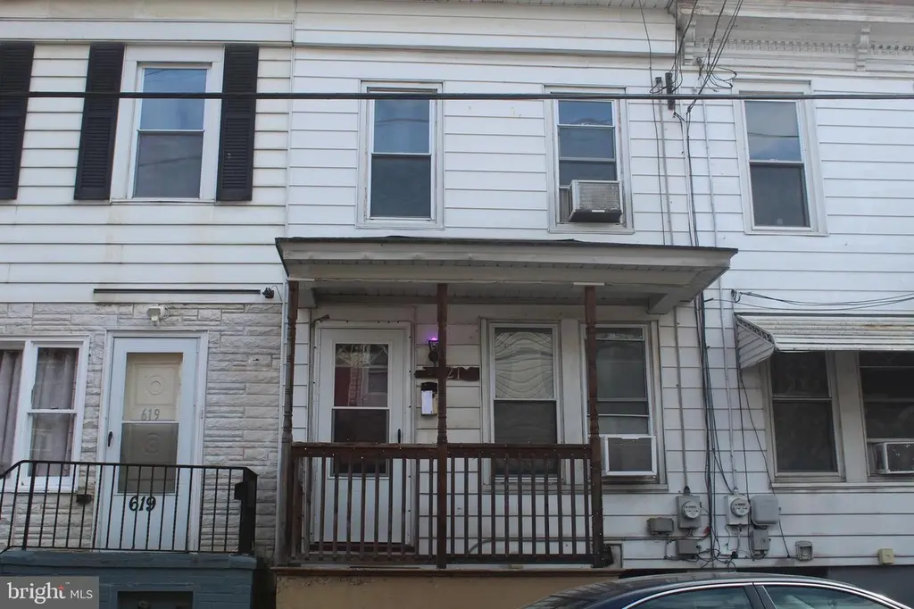621 W Norwegian St