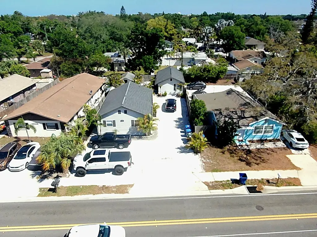 522 Rosery Rd NW