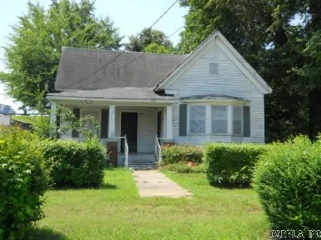 2706 Pullen