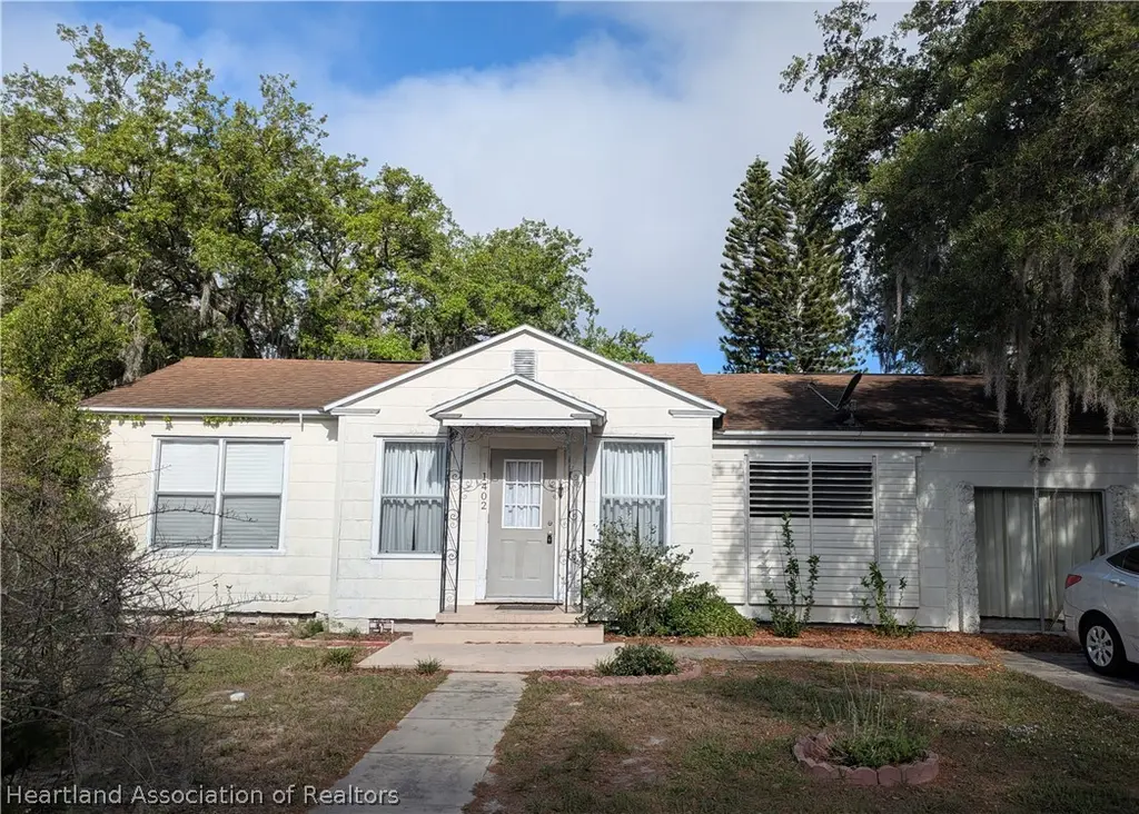 1402 Hotiyee Ave