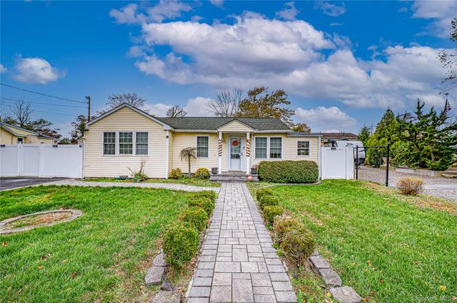 96 Huntington Dr