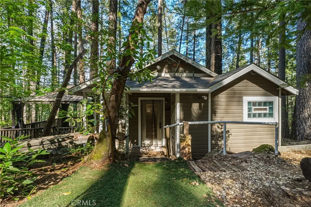 16179 Madrone