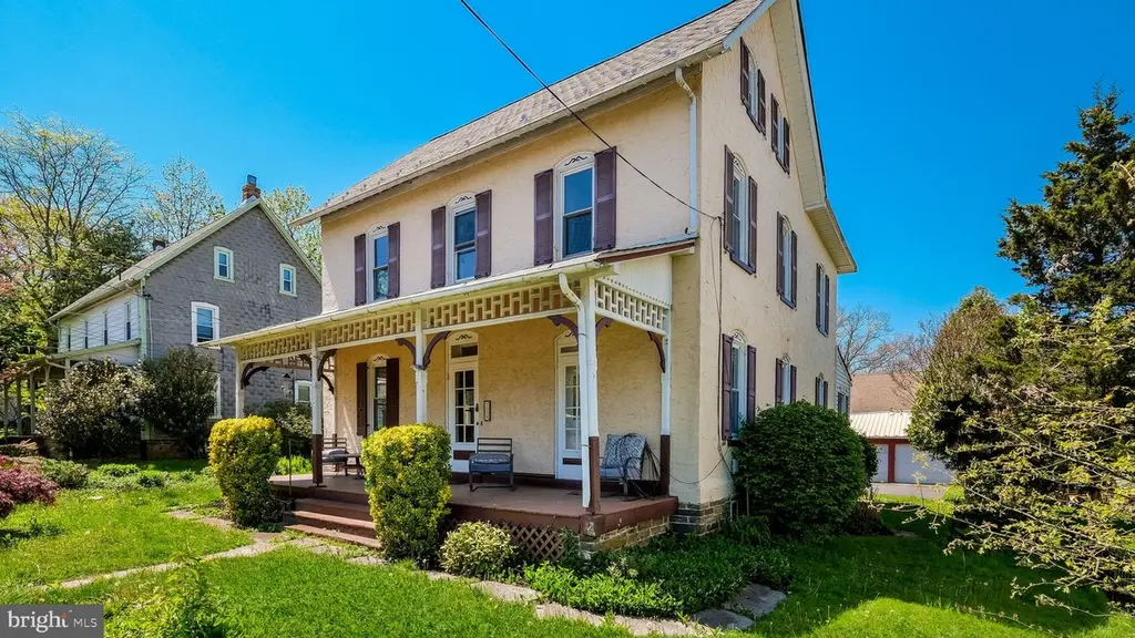 139 W Main St