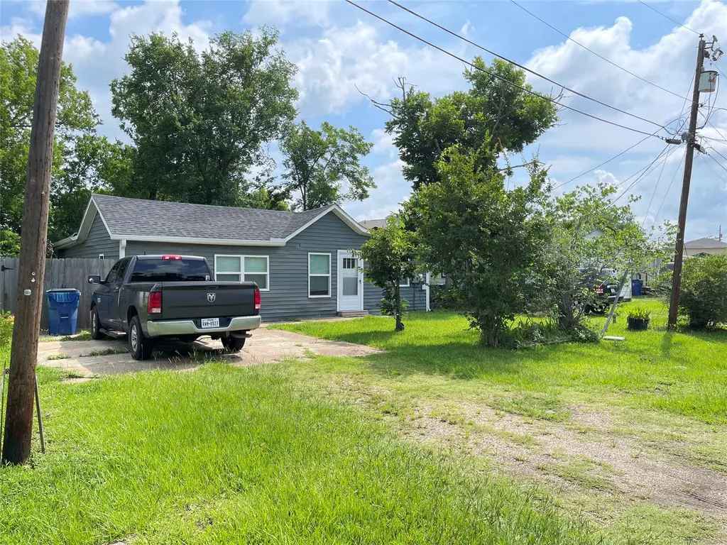 103 Prewitt Ln
