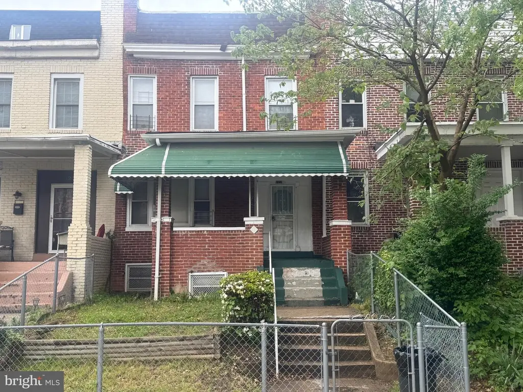 122 Hilton St