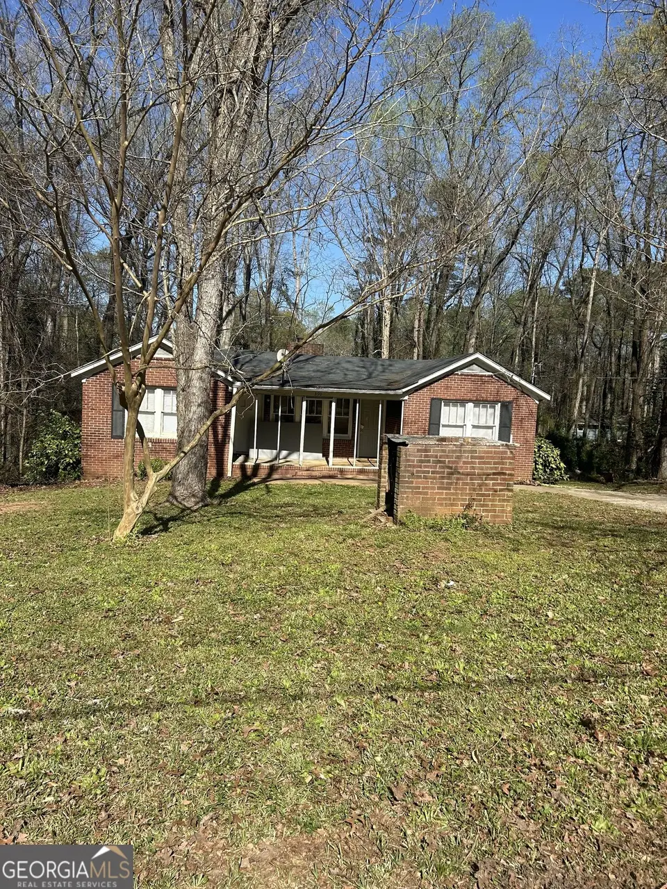 390 Charlotte Blvd