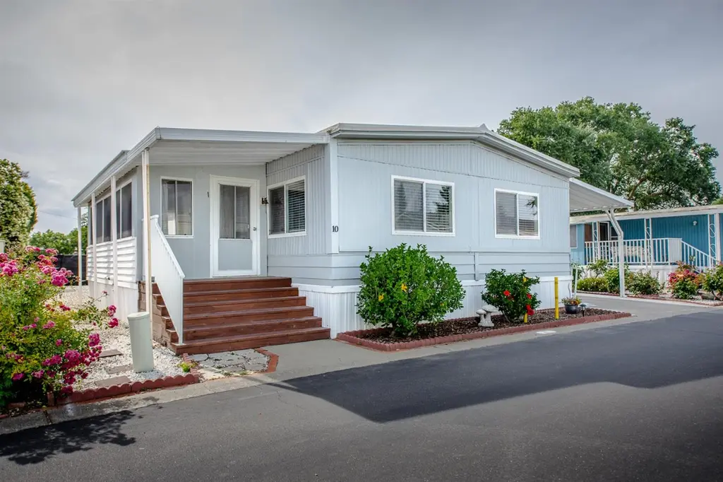 10 Leisureville Cir
