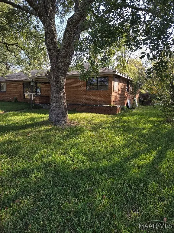3703 Cambridge Rd