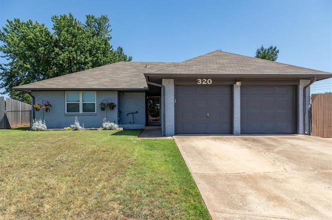 320 E Elder Ln