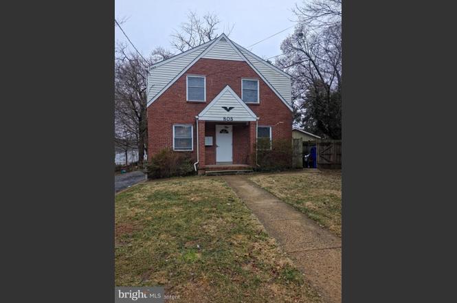 805 Houston Ave