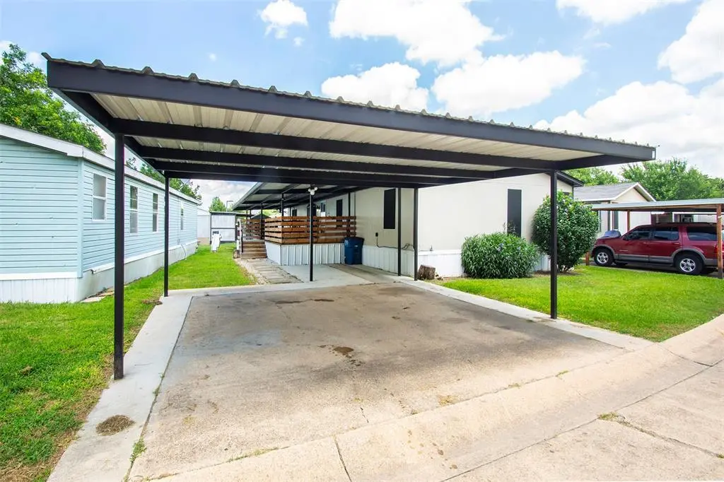 709 Miss Ellie Cir