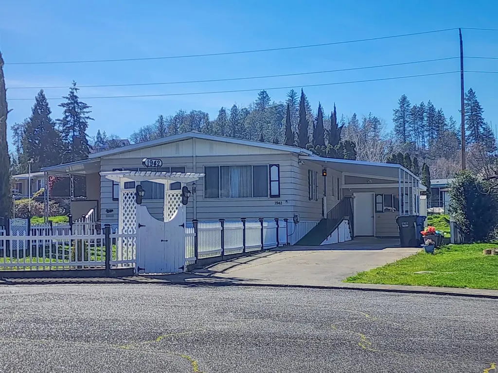 1942 Parkdale Dr Dr