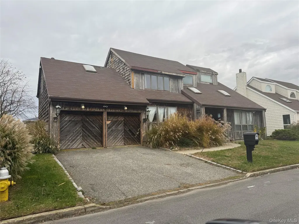 815 Anthony Dr