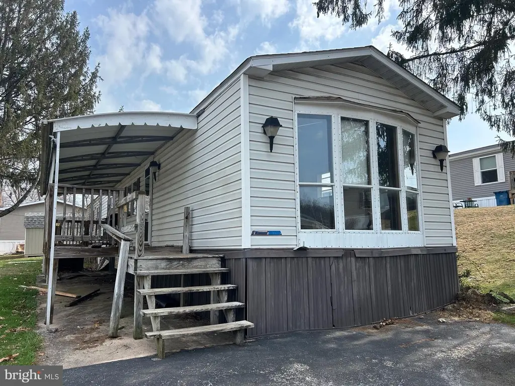121 Chestnut Hill Dr