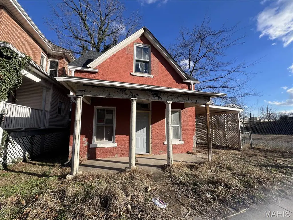 32 N Ellis St