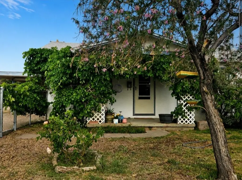 1320 Cuba Ave