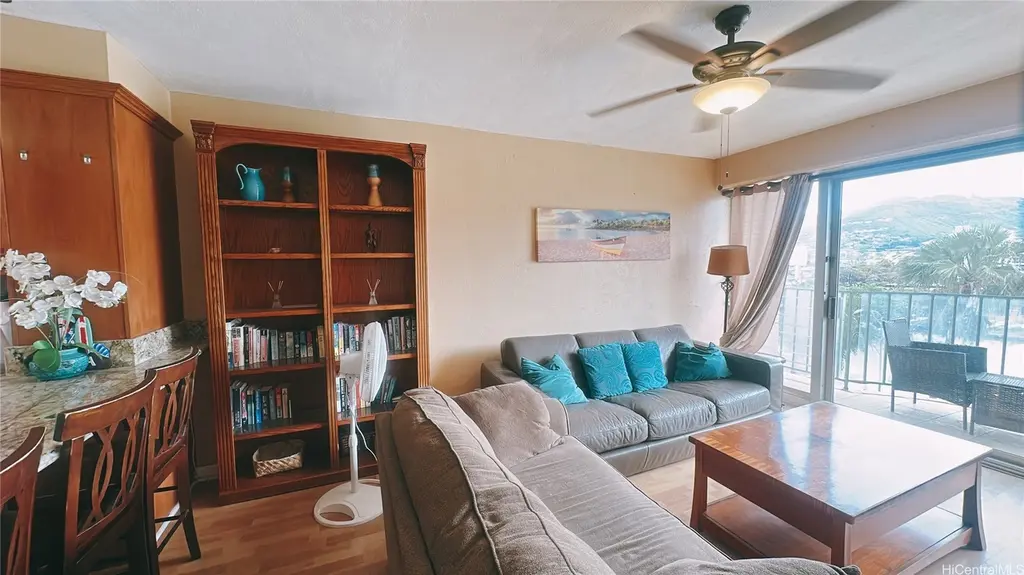 1909 Ala Wai Blvd #504
