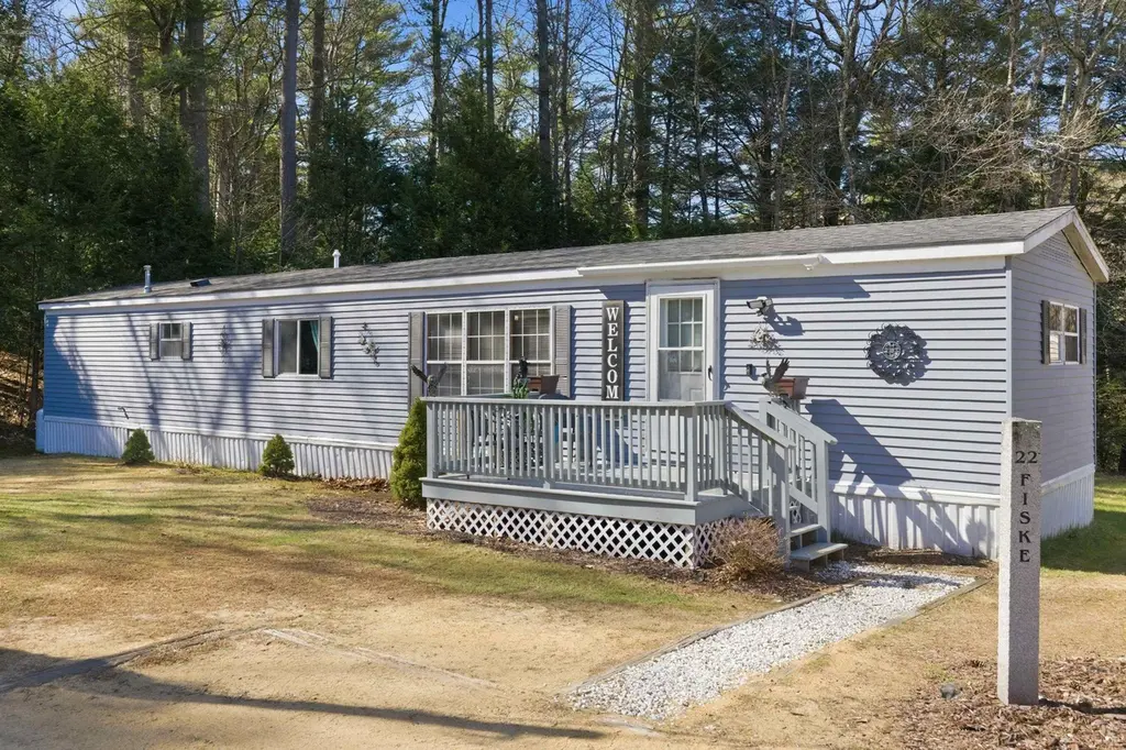 22 Brook Cir