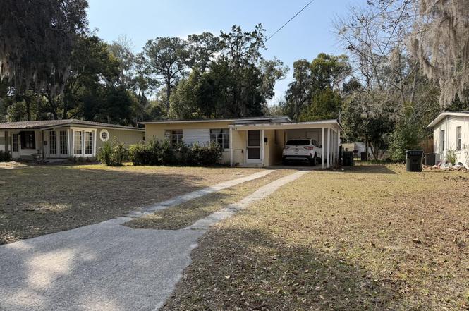 809 N Cypress Ave
