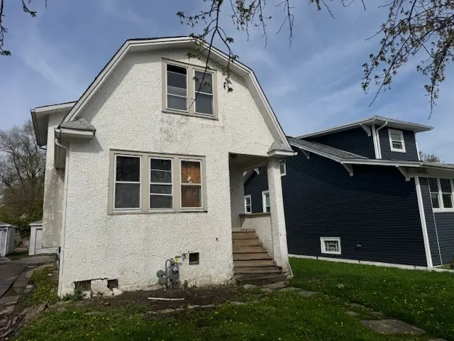 906 S 9th Ave
