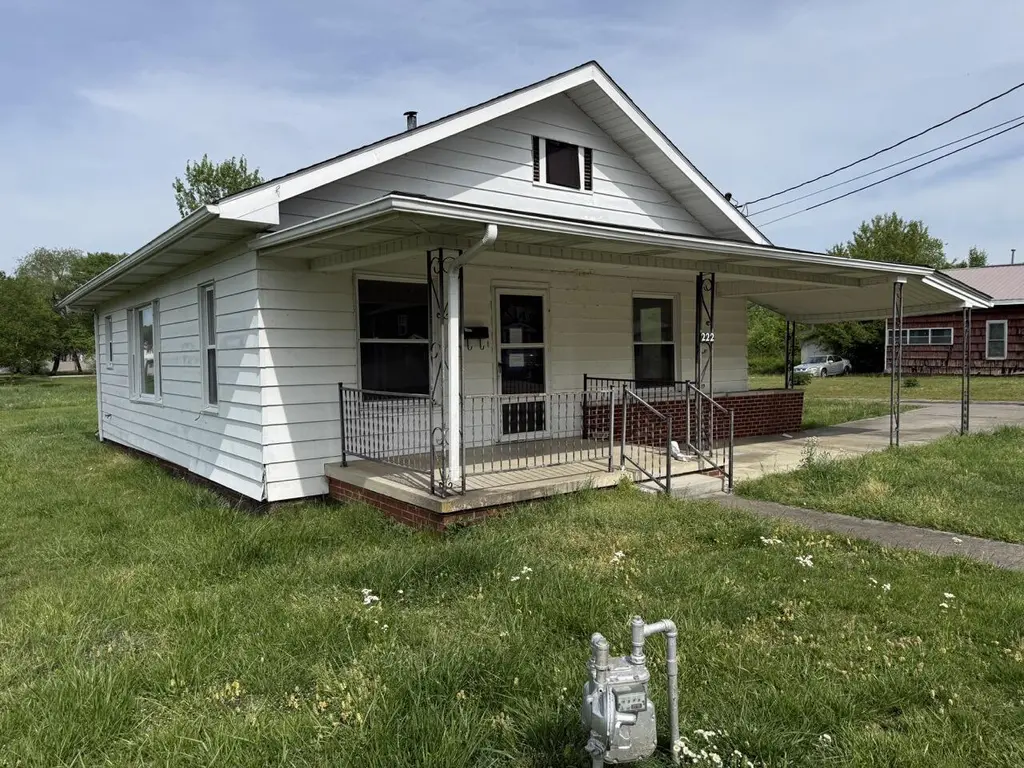 222 Hamlin Ave