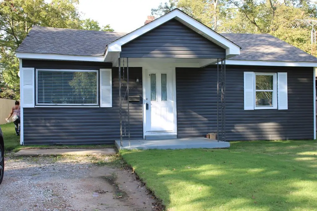 323 Oliver Ave