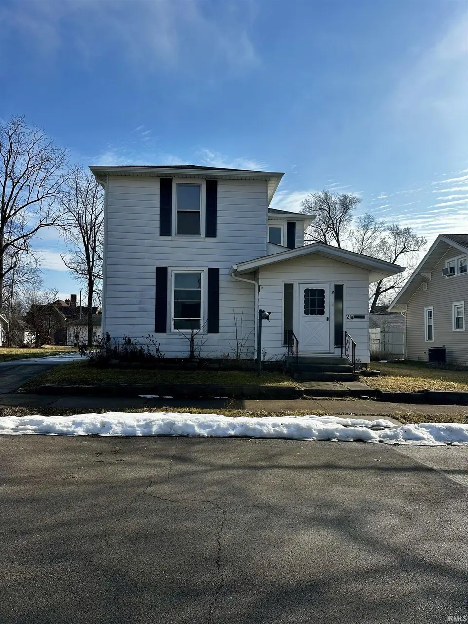 214 N D St