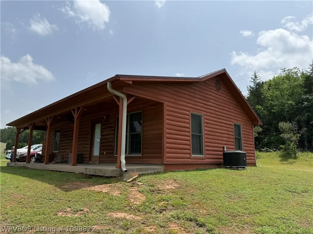 517 Red Barn Antique Rd
